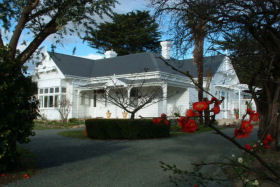 Huonville Guesthouse - Tourism Canberra 0