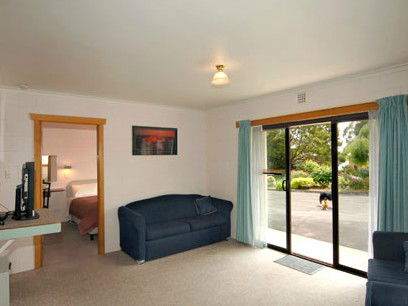 Willaway Motel Apartments - Tourism Canberra 3