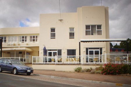 Neptune Grand Hotel - Tourism Canberra 1