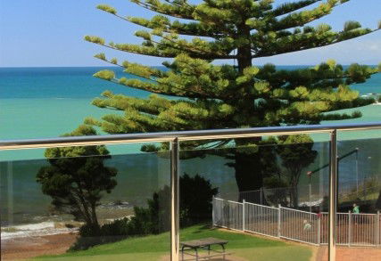 Penguin Waterfront Escape - Tourism Canberra 4