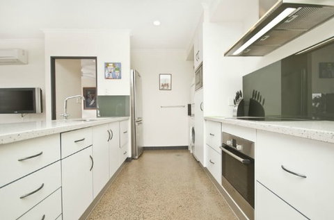 Floriana Villas - Tourism Canberra 6