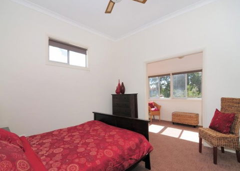 Diamond Cottages - Tourism Canberra 1