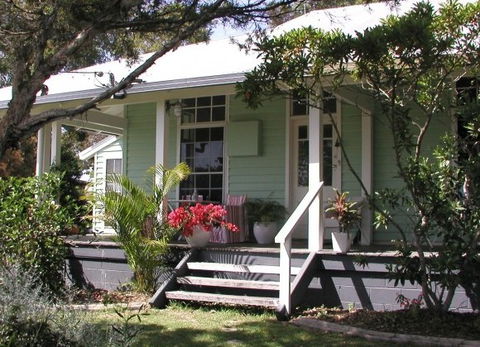 Huskisson Bed & Breakfast - Tourism Canberra 0