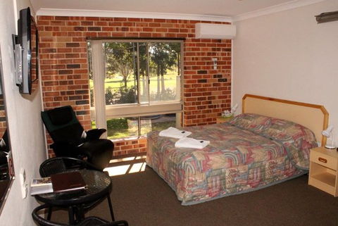 Golf View Motel - Tourism Canberra 1