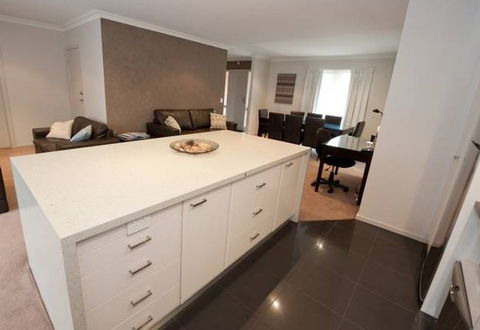 Executive Townhouse, Ballarat - Tourism Canberra 3