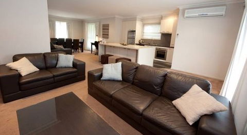 Executive Townhouse, Ballarat - Tourism Canberra 5
