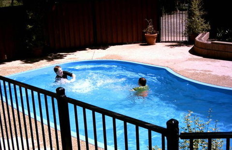 Castlemaine Central Cabin & Van Park - Tourism Canberra 3