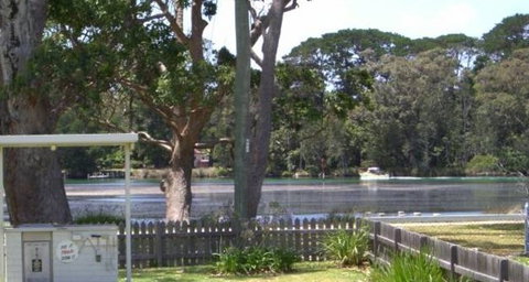 Calm Waters Waterfront Cottages - Tourism Canberra 5
