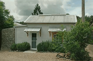 Mavis's Kitchen and Cabins - Tourism Canberra