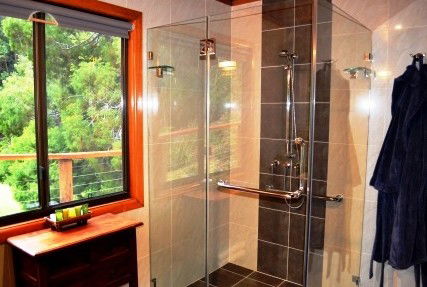 A Waterfall Hideout-Rainforest Cabin For Couples - Tourism Canberra 0