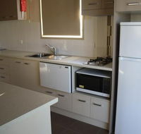 Bowlo Holiday Cabins - Tourism Canberra