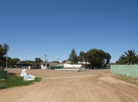 Silverland Caravan Park - Tourism Canberra 1