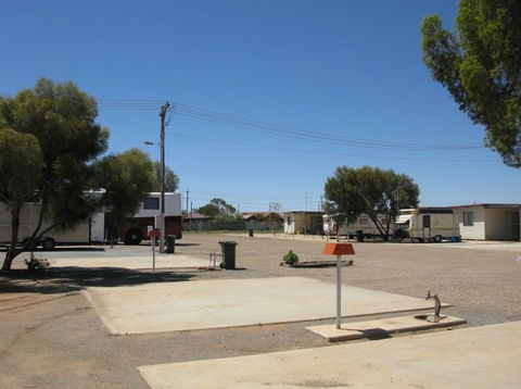 Silverland Caravan Park - Tourism Canberra 3