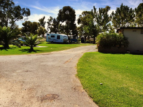 Curlwaa Caravan Park - Tourism Canberra 1