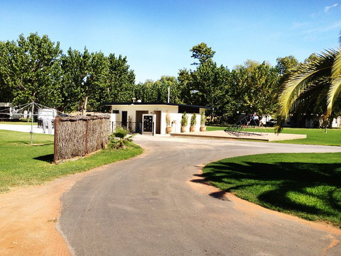 Curlwaa Caravan Park - Tourism Canberra 2