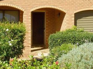 Townhouse Four - Tourism Canberra 0