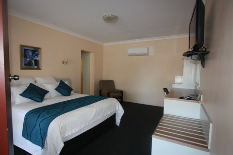 Copper City Motel - Tourism Canberra 3
