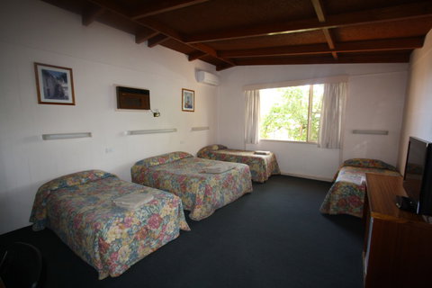 Copper City Motel - Tourism Canberra 4