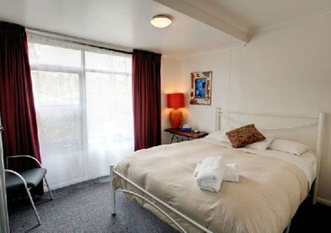 Mad Mooses Guest House - Tourism Canberra 1