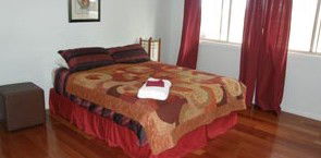 Artisans ...on The Hill Bed And Breakfast - Tourism Canberra 0