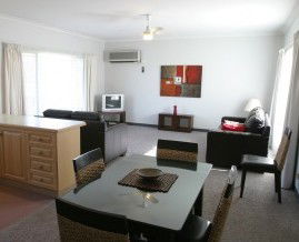 Barham Golden Rivers Holiday Apartments - Tourism Canberra 0