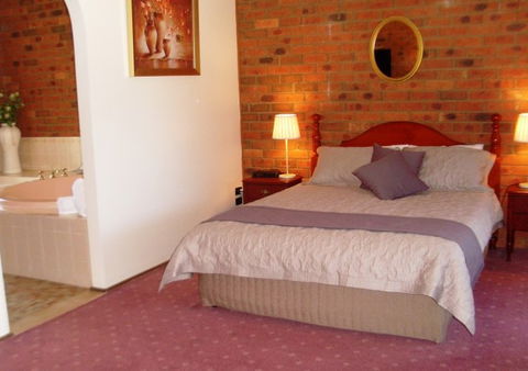 Federation Motor Inn - Tourism Canberra 3