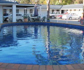 The Coach House Hotel Motel - Tourism Canberra 1
