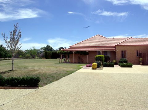 Fairways Bed And Breakfast At Jerilderie - Tourism Canberra 0