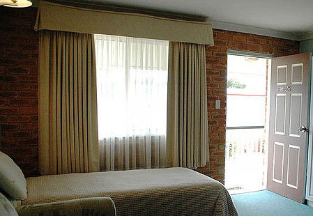 The Crossing Motel - Tourism Canberra 1