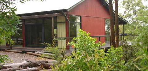 Banjos Bushland Retreat - Tourism Canberra 1