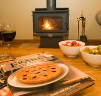 Bingle Tree Retreat - Tourism Canberra