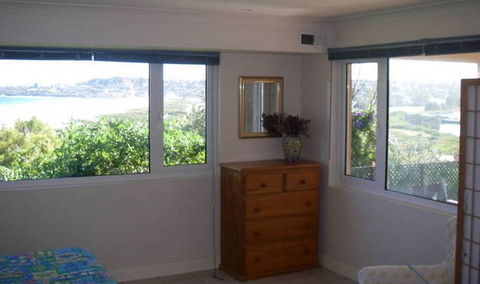 A Beach House Near Manly - Tourism Canberra 1