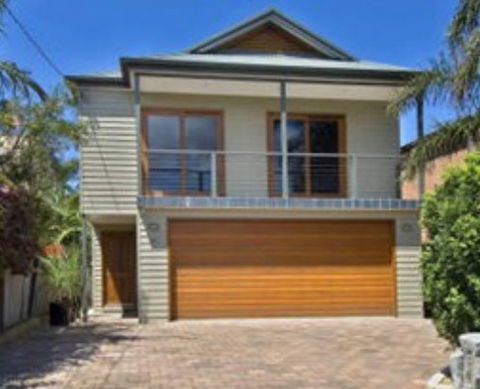 A Beach House Near Manly Two - Tourism Canberra 0