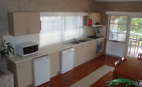 Caroline Bay Getaway - Tourism Canberra 0