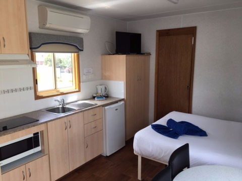 Canobolas Caravan Park - Tourism Canberra 9