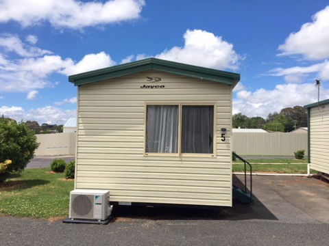 Canobolas Caravan Park - Tourism Canberra 4