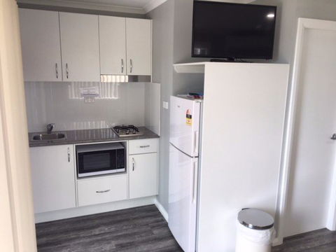 Canobolas Caravan Park - Tourism Canberra 8