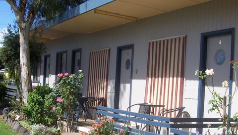 Black Stump Motel - Tourism Canberra 4