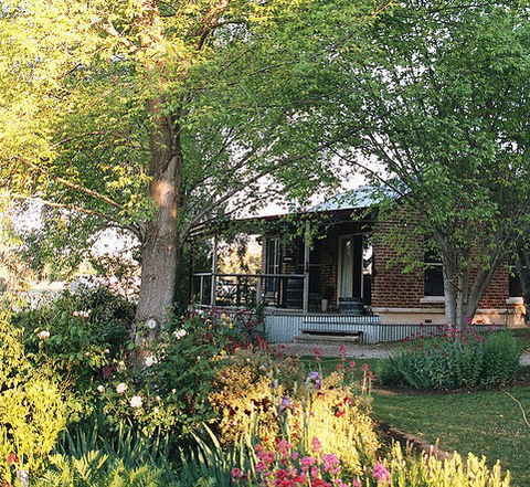 Amazing Country Escapes - Evanslea By The River - Tourism Canberra 0