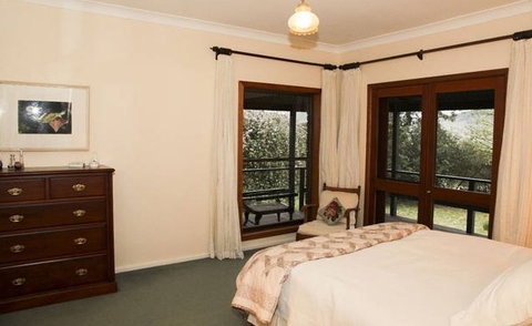 A Church And Homestead In Mudgee - Tourism Canberra 1