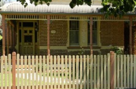 Chuck's Place - Tourism Canberra 0