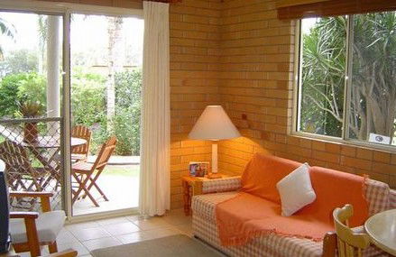 Shoreline Apartments Woodgate Beach - Tourism Canberra 3