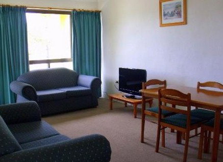 Como Holiday Apartments And Tropical Nites Motel - Tourism Canberra 2