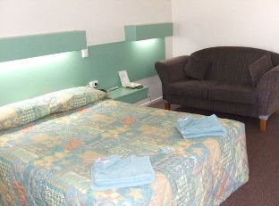 Longreach Motel - Tourism Canberra 2
