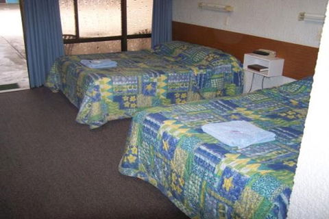 Abajaz Motor Inn - Tourism Canberra 2