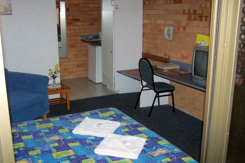 Abajaz Motor Inn - Tourism Canberra 3