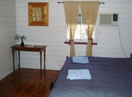 Cunnamulla Cottage Accommodation - Tourism Canberra 3