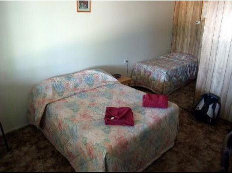 Entrikens Pioneer Motel - Tourism Canberra 0