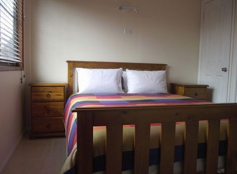 Cosy Cottage - Holiday Home - Tourism Canberra 2