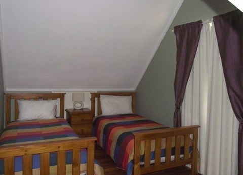 Cosy Cottage - Holiday Home - Tourism Canberra 5